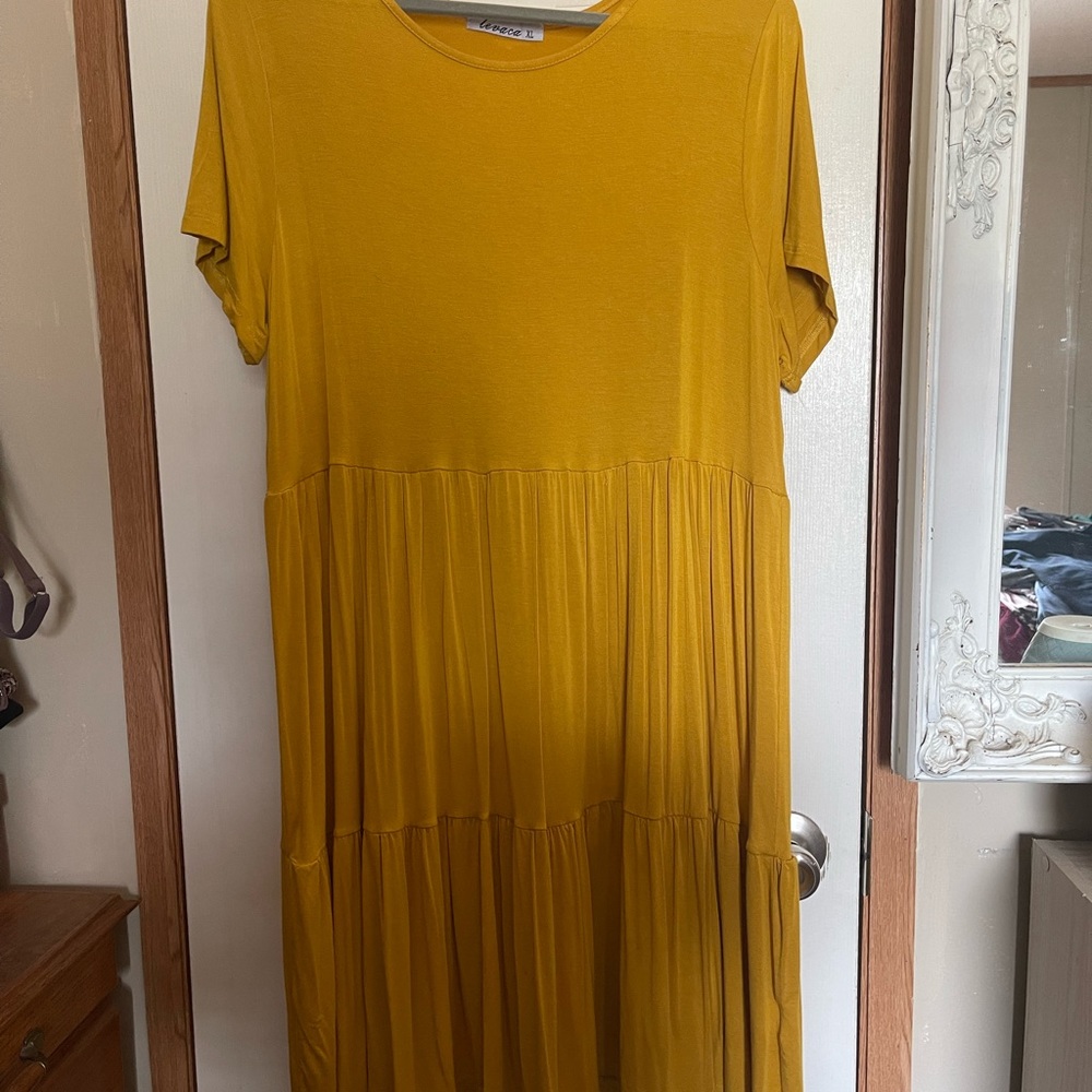 Mustard T-shirt dress tiered